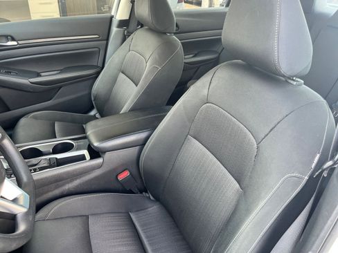 Used 2024 Nissan Altima 2.5 SV image 34