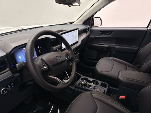 Used 2025 Ford Maverick Lobo image 10
