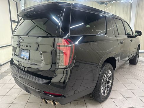 Certified 2025 Chevrolet Suburban Z71 image 5