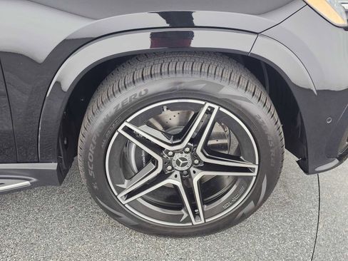 New 2026 Mercedes-Benz GLS 450 4MATIC image 9