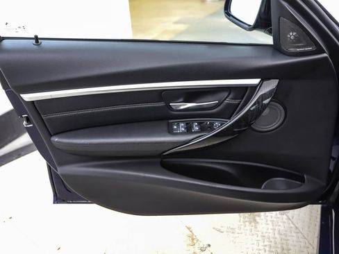 Used 2018 BMW 340i xDrive Sedan AWD/4WD image 9