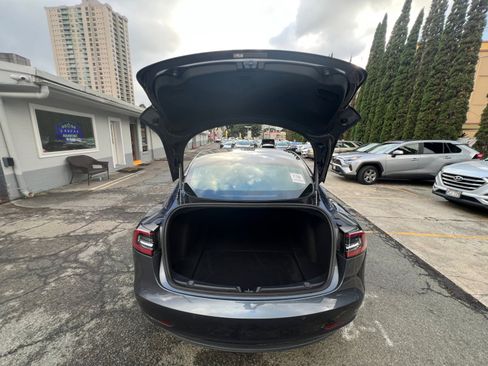 Used 2020 Tesla Model 3 Standard Range image 26