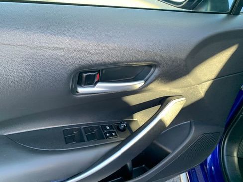 Used 2022 Toyota Corolla SE w/ Carpet Mat Package (TMS) image 19