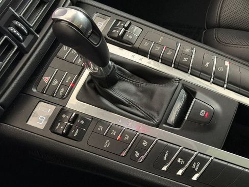 Used 2021 Porsche Macan w/ Premium Package Plus AWD/4WD image 22