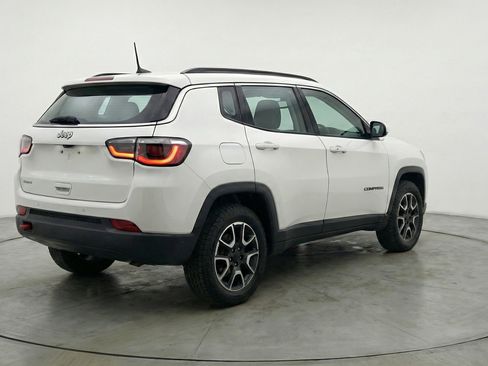 Used 2025 Jeep Compass Trailhawk AWD/4WD image 9