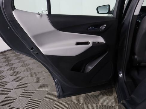 Used 2021 Chevrolet Equinox LS image 22