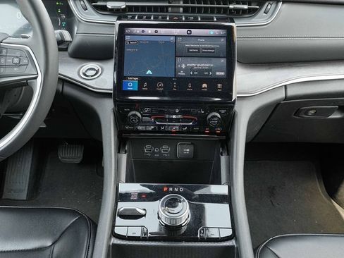 Used 2024 Jeep Grand Cherokee Limited 4xe AWD/4WD image 30