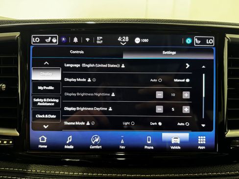 Used 2024 Chrysler Pacifica Limited FWD image 42