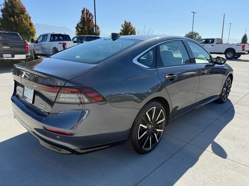 Used 2025 Honda Accord Touring image 3