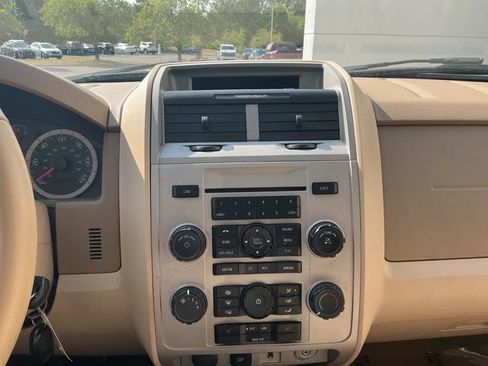 Used 2012 Ford Escape XLT FWD image 18