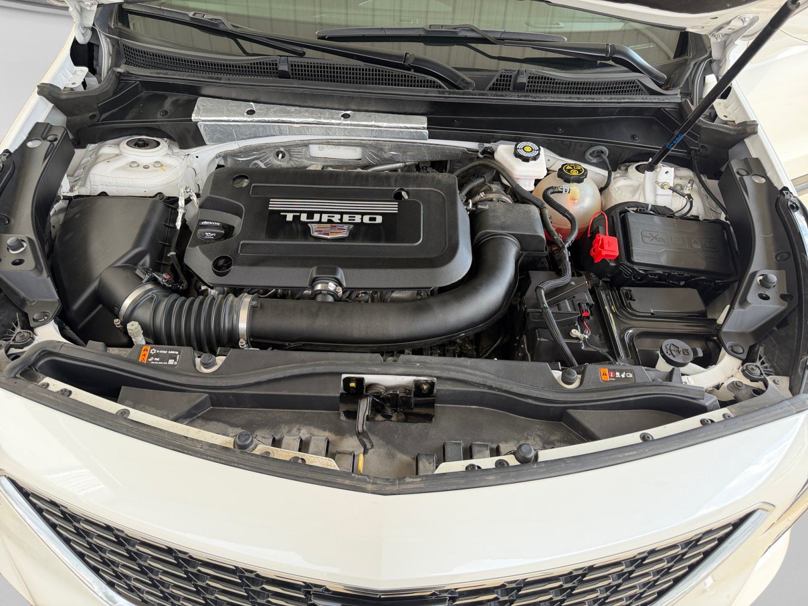 Used 2023 Cadillac XT4 Luxury w/ Cold Weather Package FWD image 19