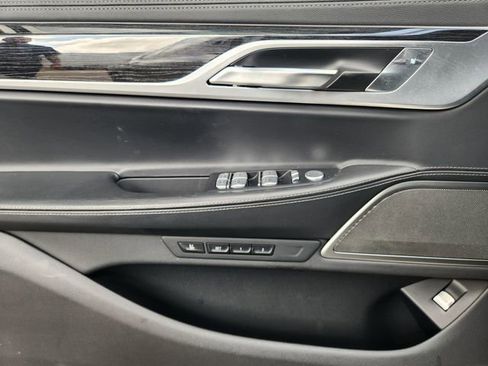 Used 2022 BMW 750i xDrive w/ M Sport Package AWD/4WD image 17