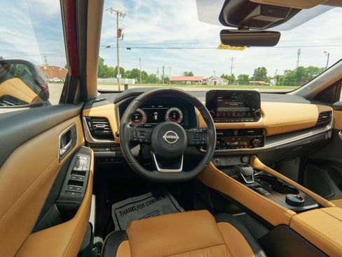 Used 2023 Nissan Rogue Platinum w/ Platinum Premium Package AWD/4WD image 13