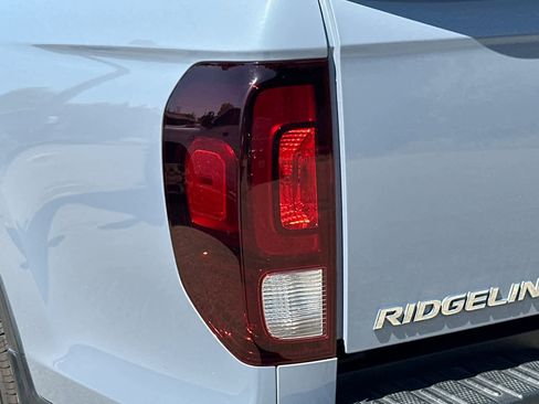 Used 2022 Honda Ridgeline Black Edition image 15