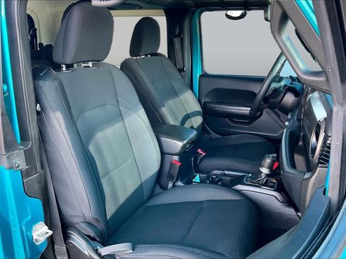 Used 2019 Jeep Wrangler Sport AWD/4WD image 8