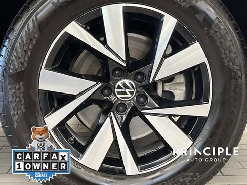 Certified 2023 Volkswagen Atlas Cross Sport SE FWD image 4