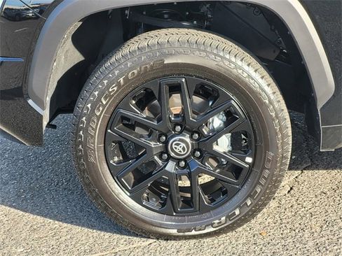 Used 2025 Toyota Tundra Limited image 11