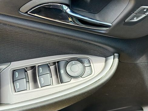 Used 2024 Chevrolet Malibu LS FWD image 17
