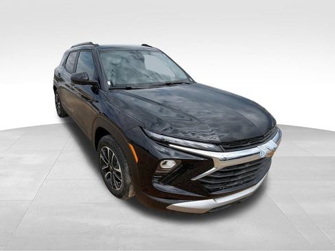 New 2026 Chevrolet TrailBlazer LT w/ Convenience Package FWD image 2