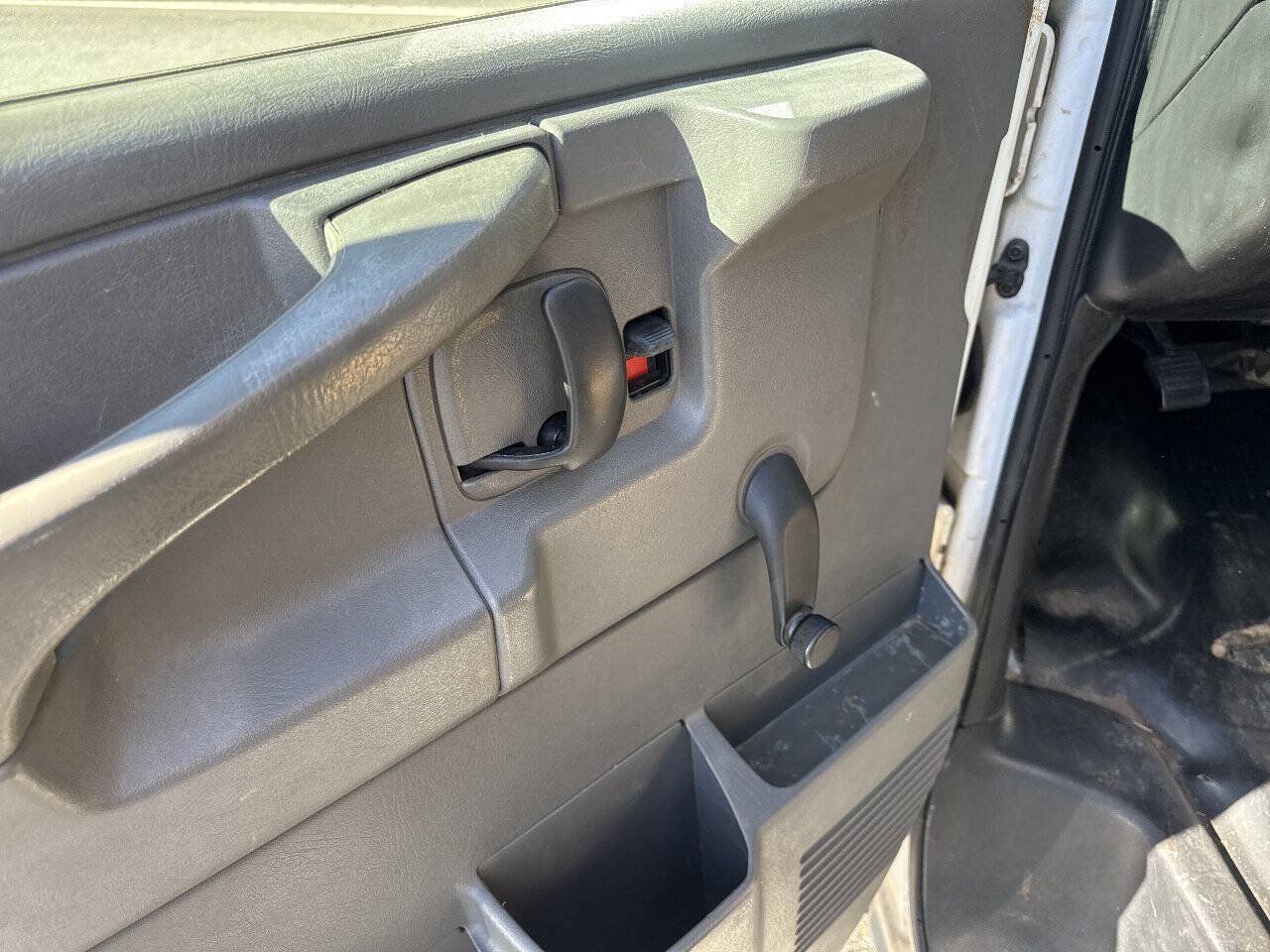 Used 2006 Chevrolet Express 2500 RWD image 15