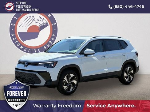 New 2026 Volkswagen Taos SE image 1