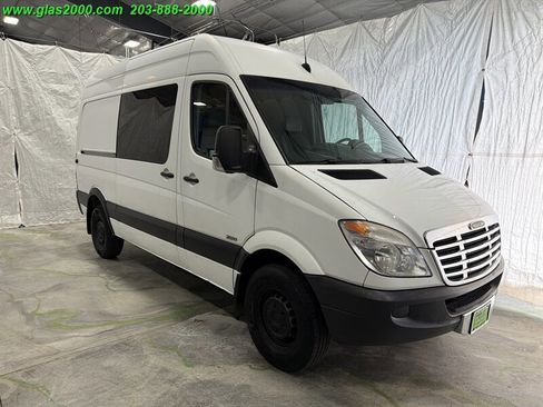 Used 2012 Freightliner Sprinter 2500 RWD image 2