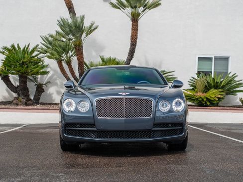 Used 2018 Bentley Flying Spur V8 image 9