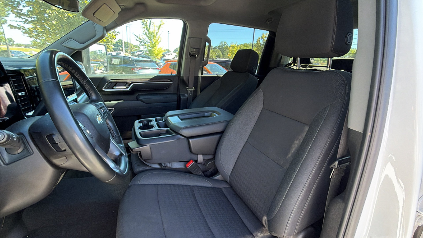 Used 2025 Chevrolet Silverado 2500 LT w/ Convenience Package AWD/4WD image 17