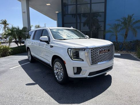 Used 2024 GMC Yukon XL Denali w/ Denali Reserve Package AWD/4WD image 2