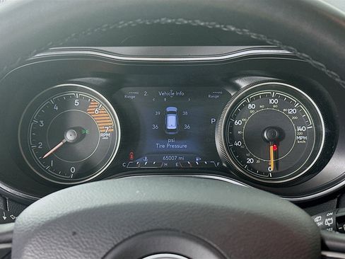 Used 2019 Jeep Cherokee Limited image 12