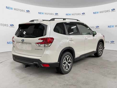 Used 2021 Subaru Forester Premium image 5
