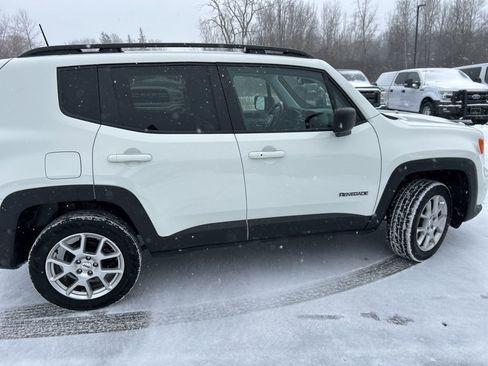 Used 2022 Jeep Renegade Latitude w/ Convenience Group image 8