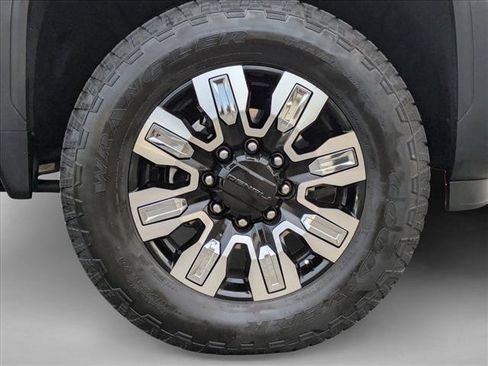 Used 2025 GMC Sierra 3500 Denali w/ Denali Reserve Package image 9