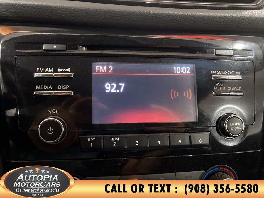 Used 2017 Nissan Rogue SV AWD/4WD image 23