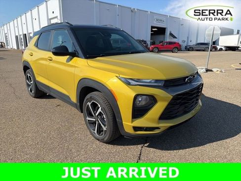 Certified 2023 Chevrolet TrailBlazer RS w/ Sun and Liftgate Package image 2