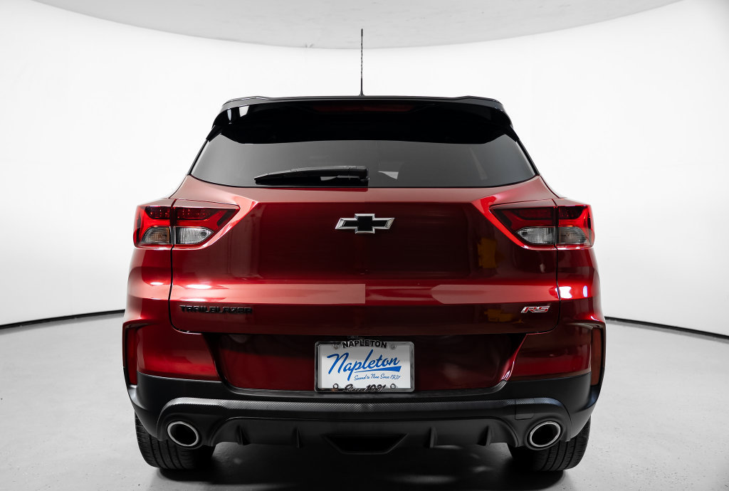 Used 2023 Chevrolet TrailBlazer RS w/ Sun and Liftgate Package FWD image 11