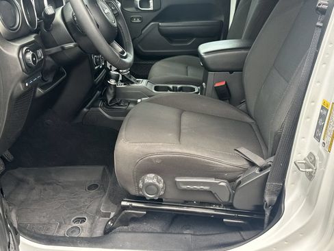 Used 2023 Jeep Wrangler Unlimited w/ Sun & Screen Package AWD/4WD image 9