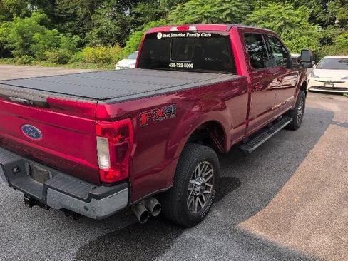 Used 2019 Ford F250 Lariat w/ Lariat Value Package AWD/4WD image 9