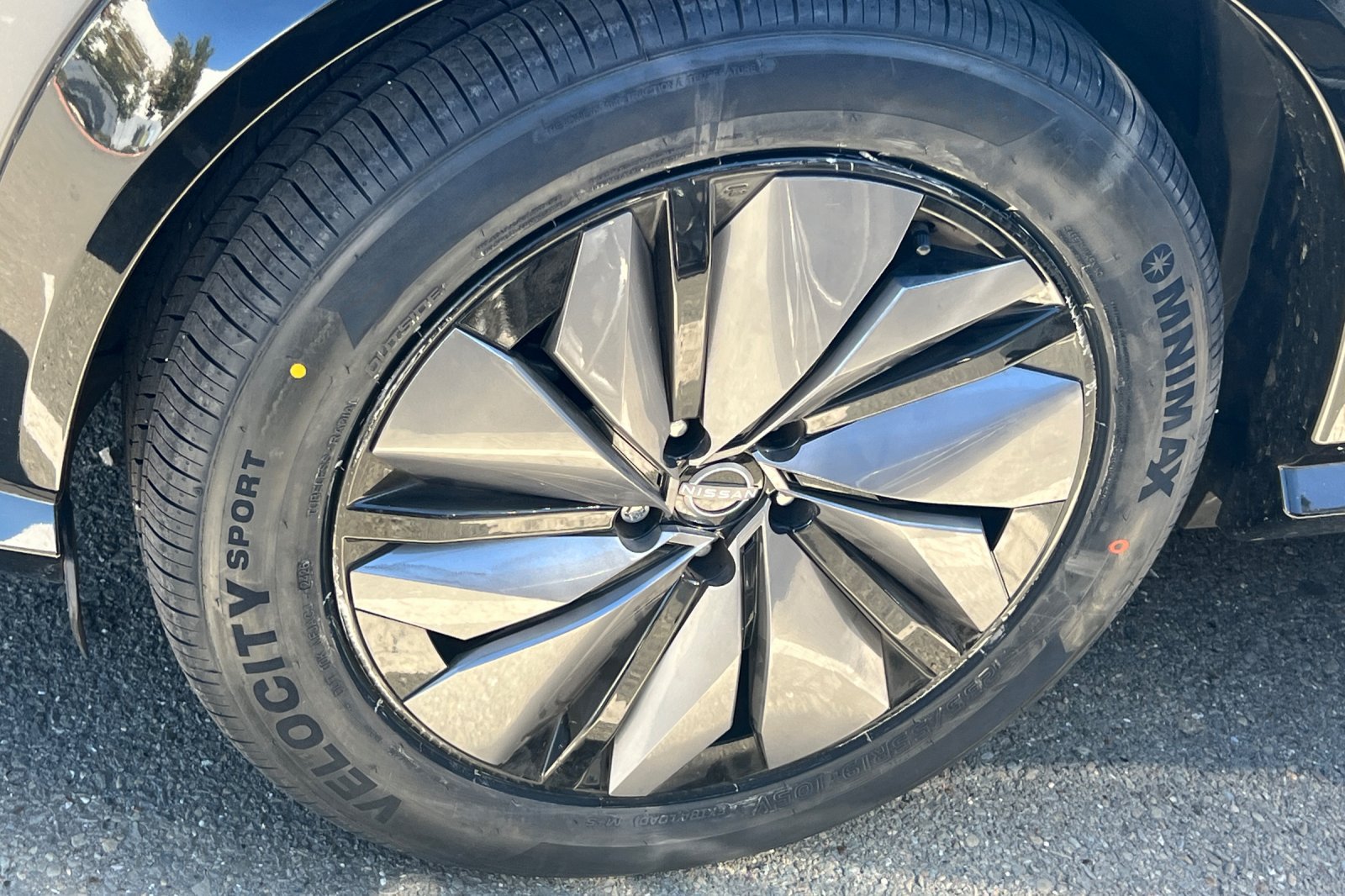 Certified 2023 Nissan Ariya FWD image 4