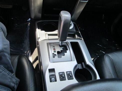 Used 2011 Toyota 4Runner Limited AWD/4WD image 16