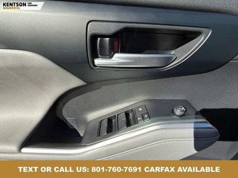 Used 2024 Toyota Highlander XLE AWD/4WD image 23