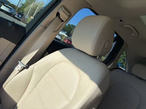 Used 2021 Mercedes-Benz GLC 300 image 19