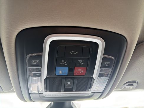 Used 2024 RAM 2500 Laramie AWD/4WD image 23
