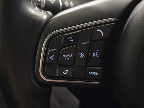 Used 2018 Jaguar E-PACE SE image 33