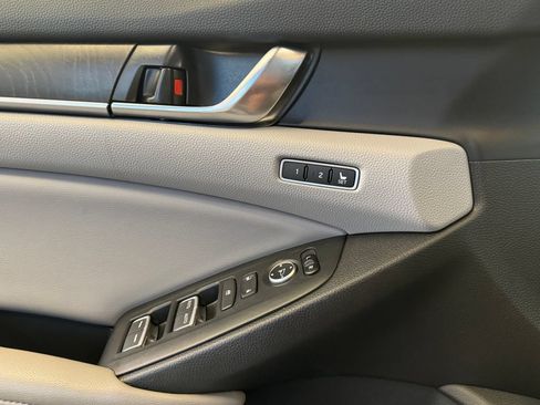 Used 2018 Honda Accord EX-L image 19