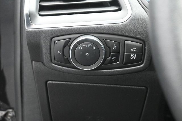 Certified 2024 Ford Edge Titanium AWD/4WD image 11