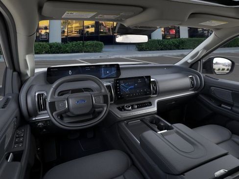New 2025 Ford Expedition Max Platinum w/ Driver's Package AWD/4WD image 9