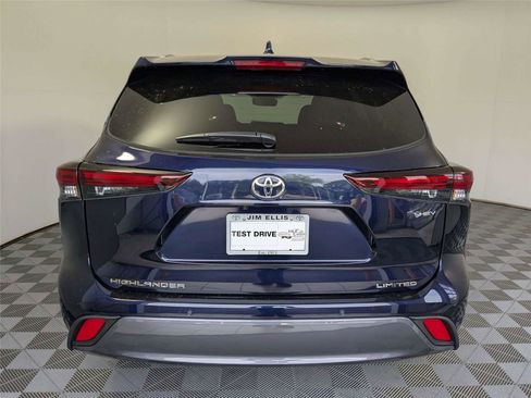 New 2026 Toyota Highlander Limited image 6