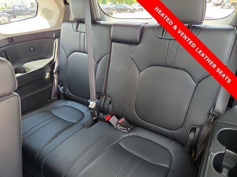 Used 2023 Honda Pilot Elite image 10