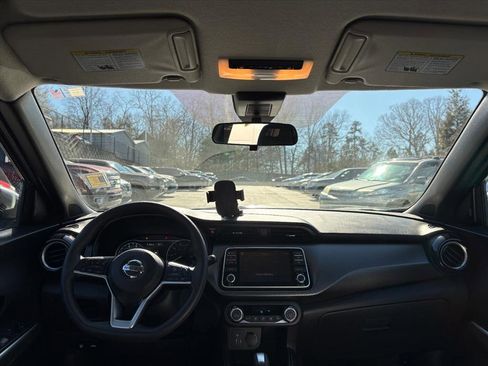 Used 2020 Nissan Kicks SV image 7